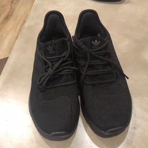 Men’s adidas tubular. Like new. Size 8. No marks